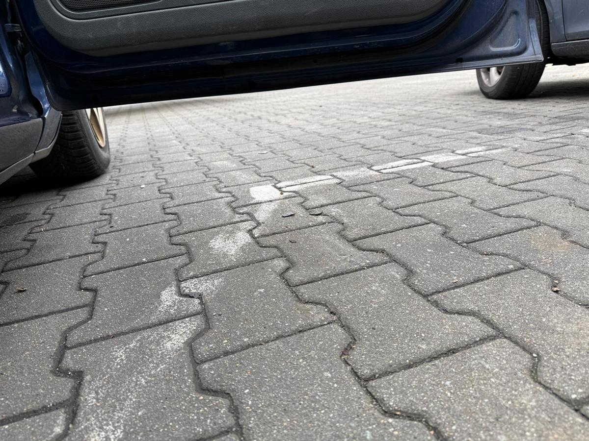 Ford Focus 2 DA3 original Tür vorn rechts Burmablau Rohbau BJ10